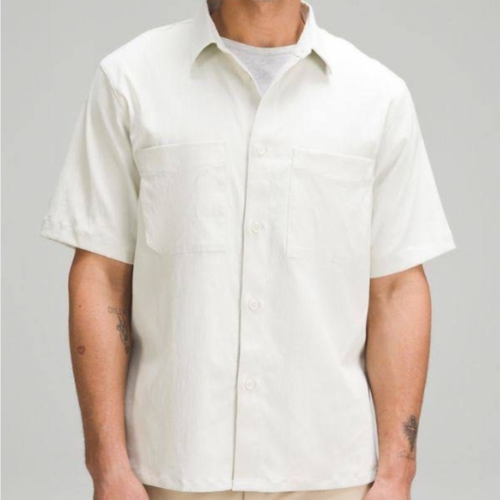 Lululemon relaxed fit short sleeve button up in bone